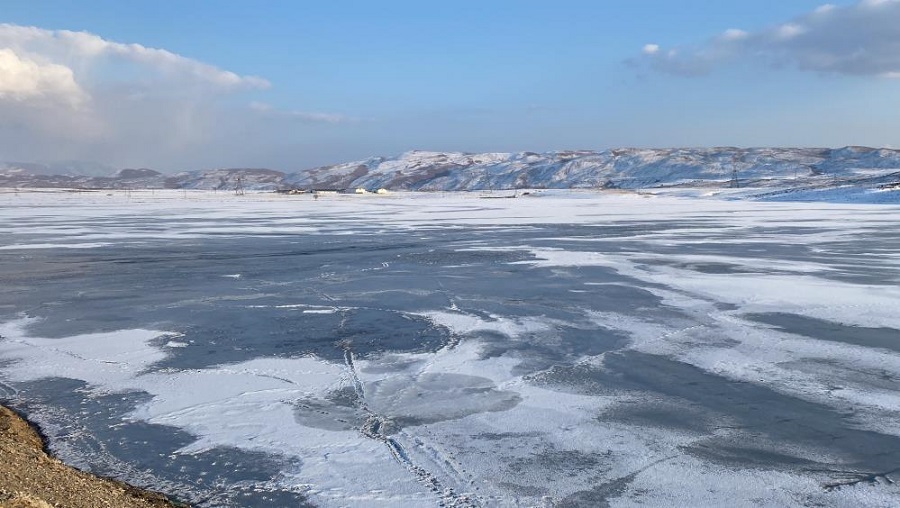 Karlıova’da Kale Göleti Buz Tuttu