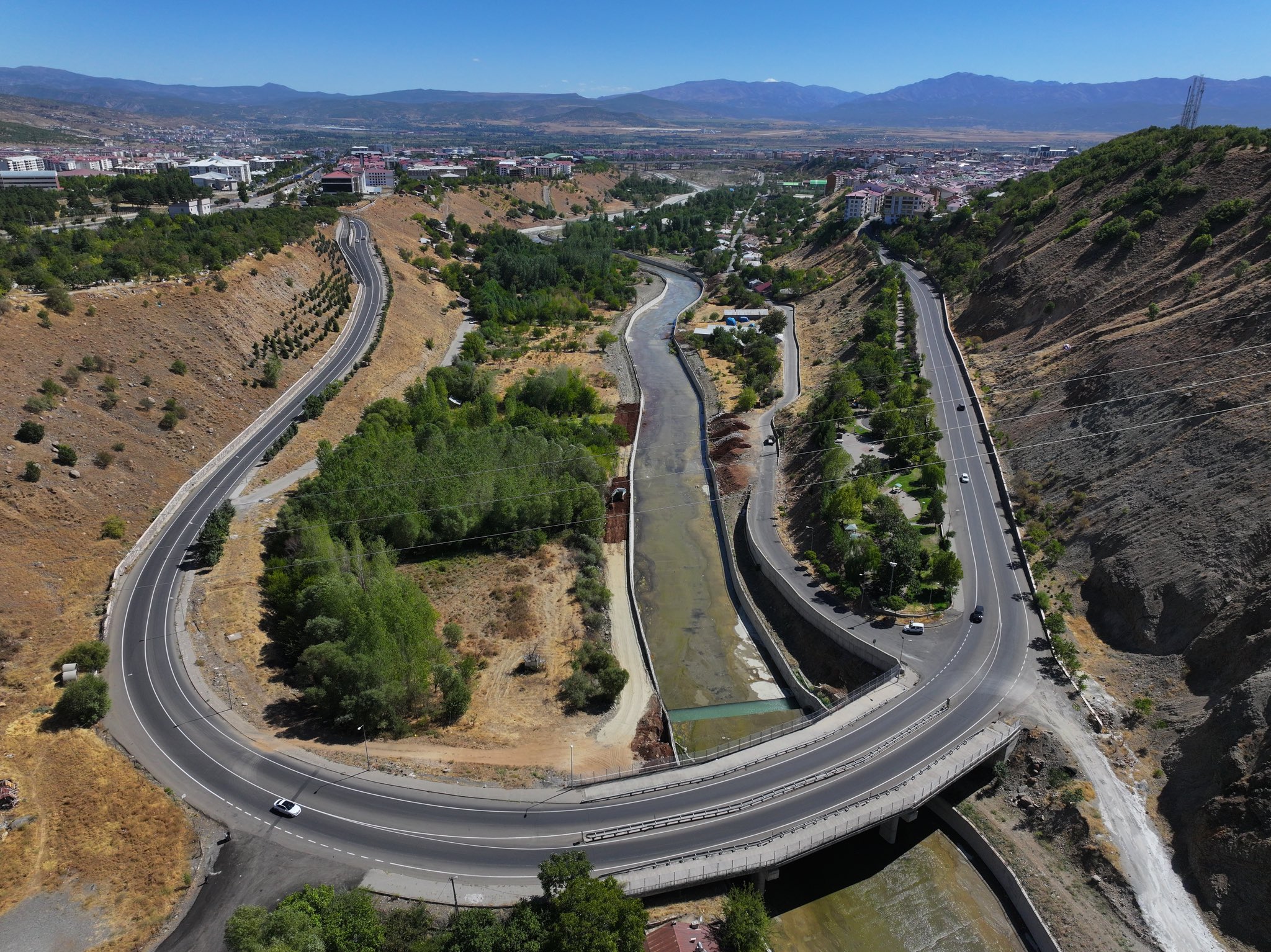 G1Sr Dgq Xs A A Mv3 C