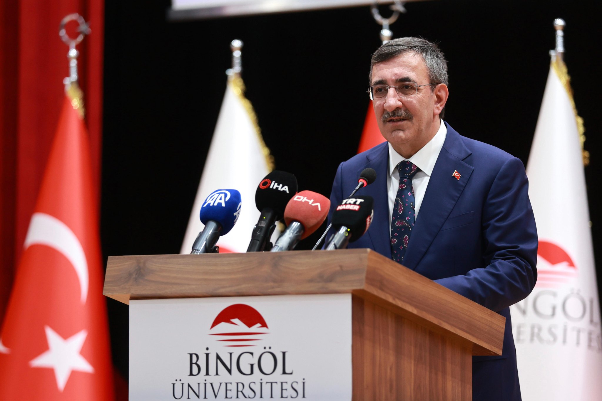 G2 Uzx Uy Xw A A8 Bpl