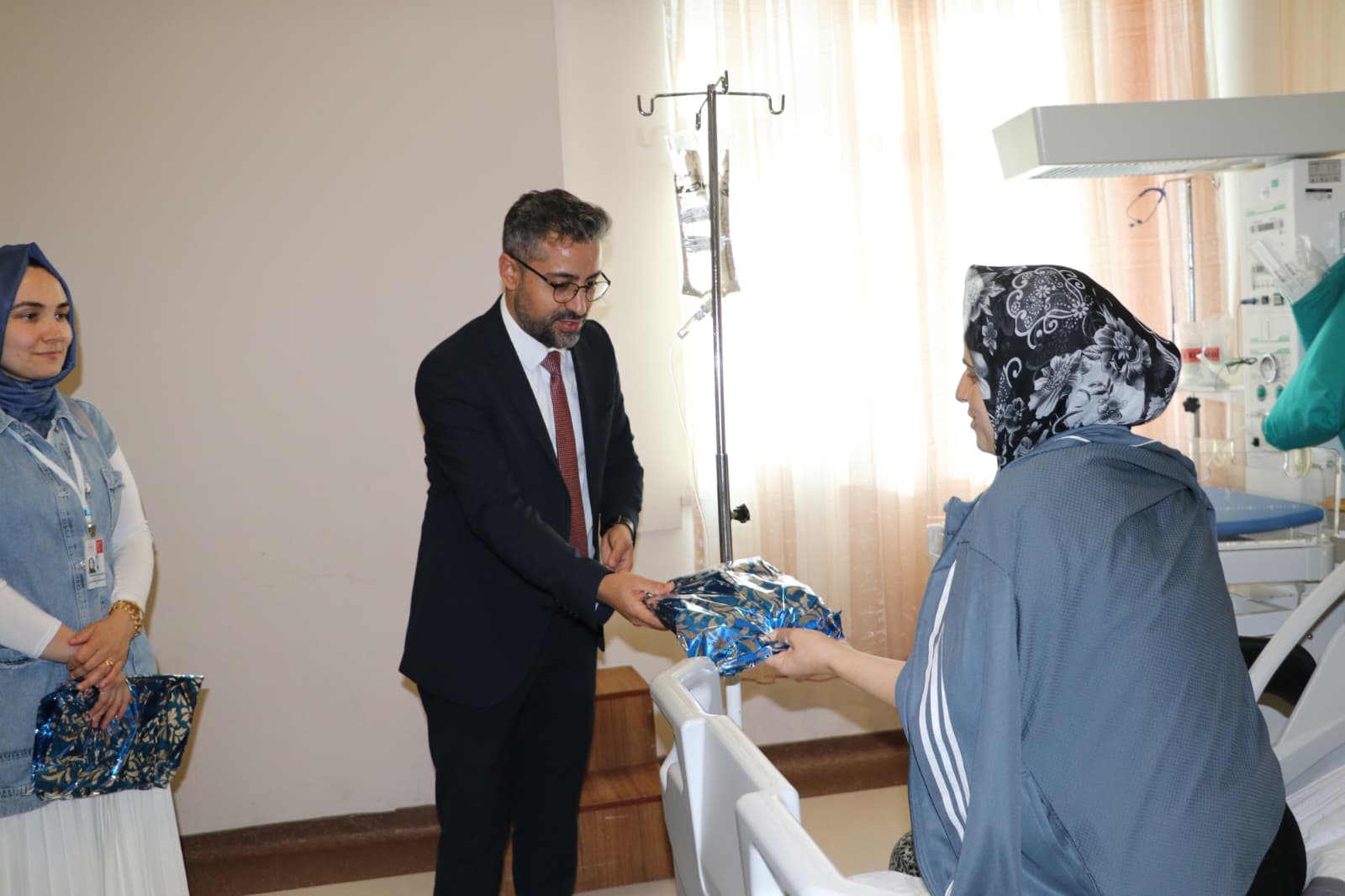 G2Qy16 I Ww A A2V Ba