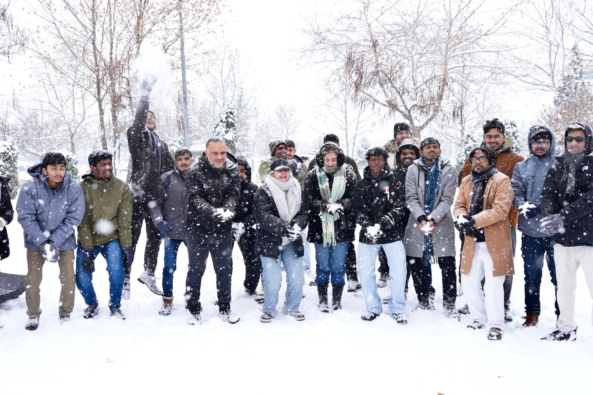 G9Kjow K X0 A E Gnzc