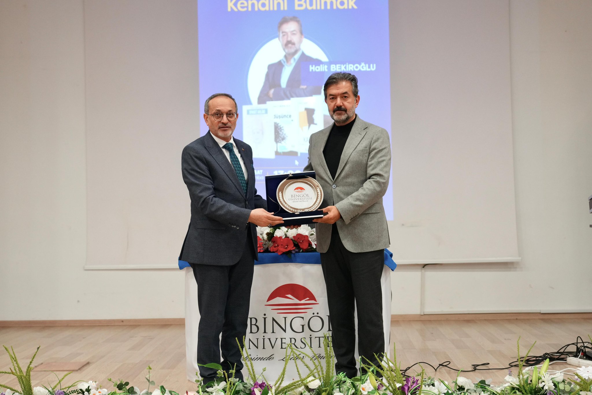 H A4B Yx Wo A An R O4