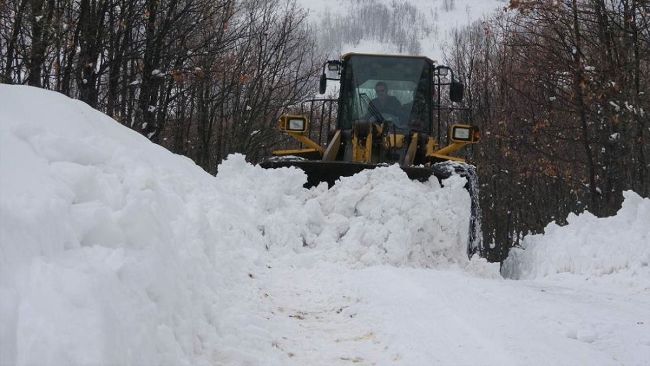 Kar Nedeniyle 71 Köy Yolu Ulaşıma Kapandı