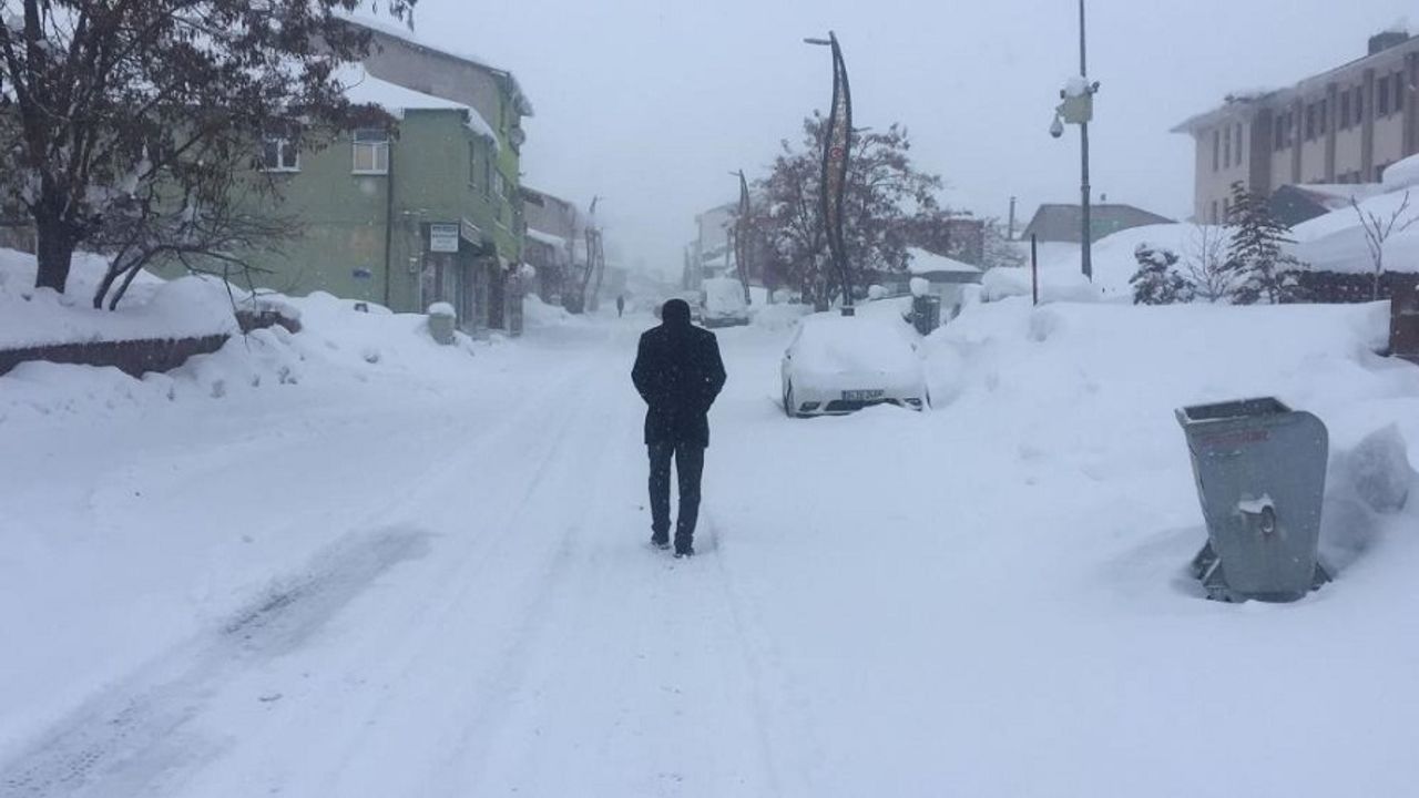 Karlıova’da Kar Çilesi Bitmiyor