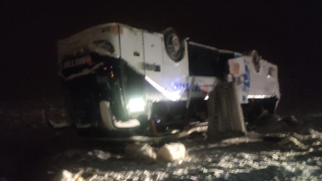 Bingöl’de 2 Ayrı Otobüs Kazası 22 Yaralı