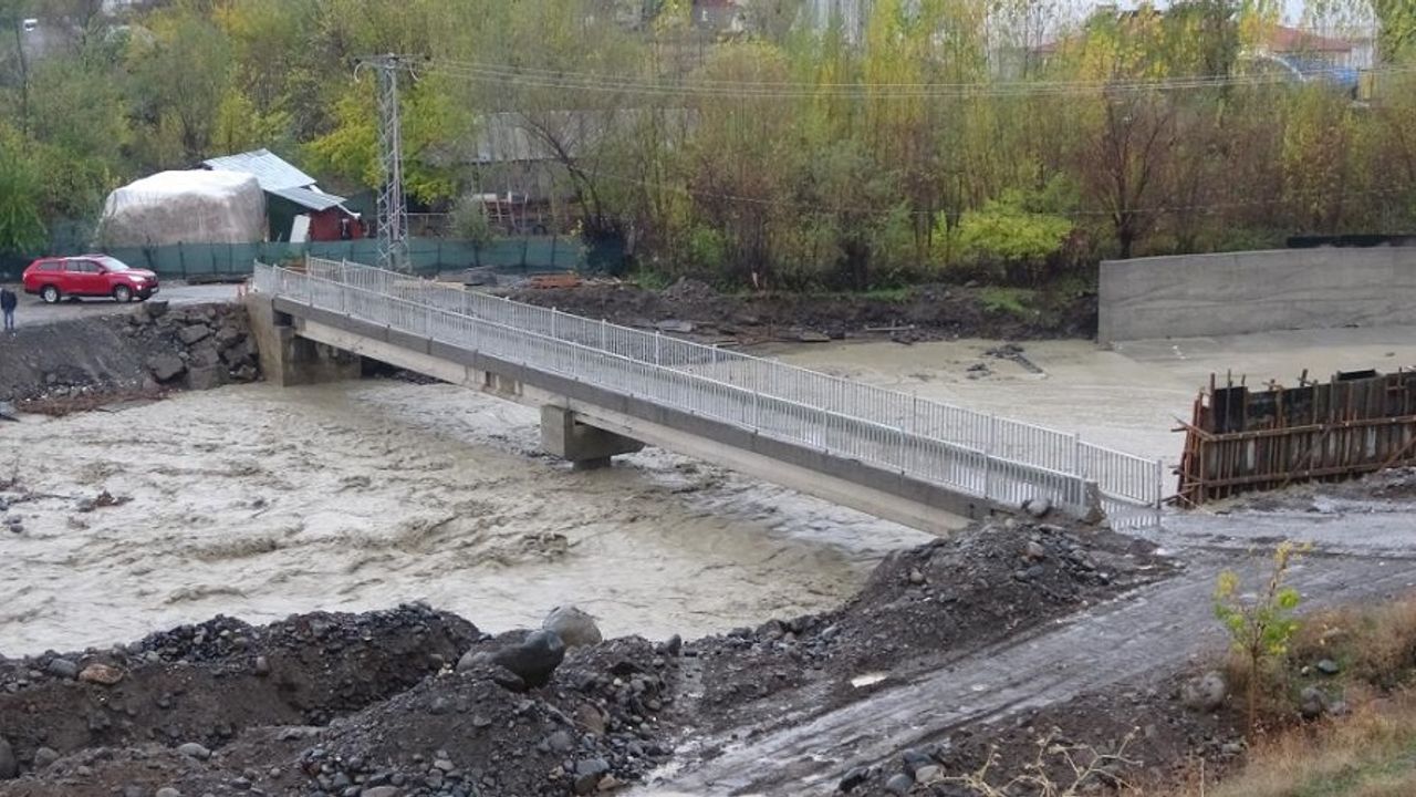 Yaya Köprüsü Geçici Olarak Kapatıldı