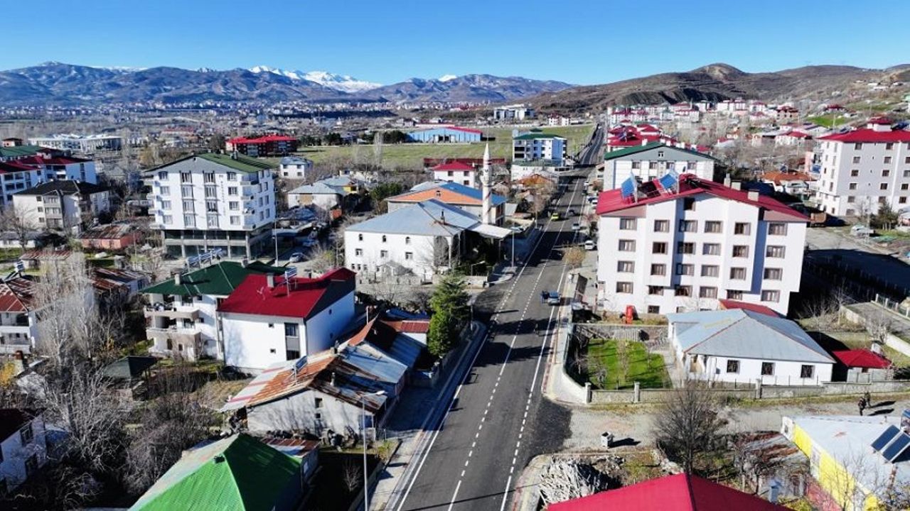 Bingöl Belediyesi Yol Yapım Çalışmalarını Sürdürüyor
