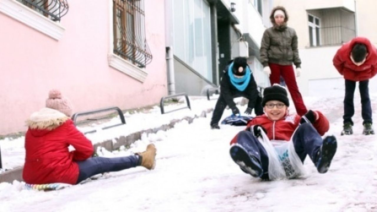 Bingöl’de Bir İlçede Eğitime Kar Engeli
