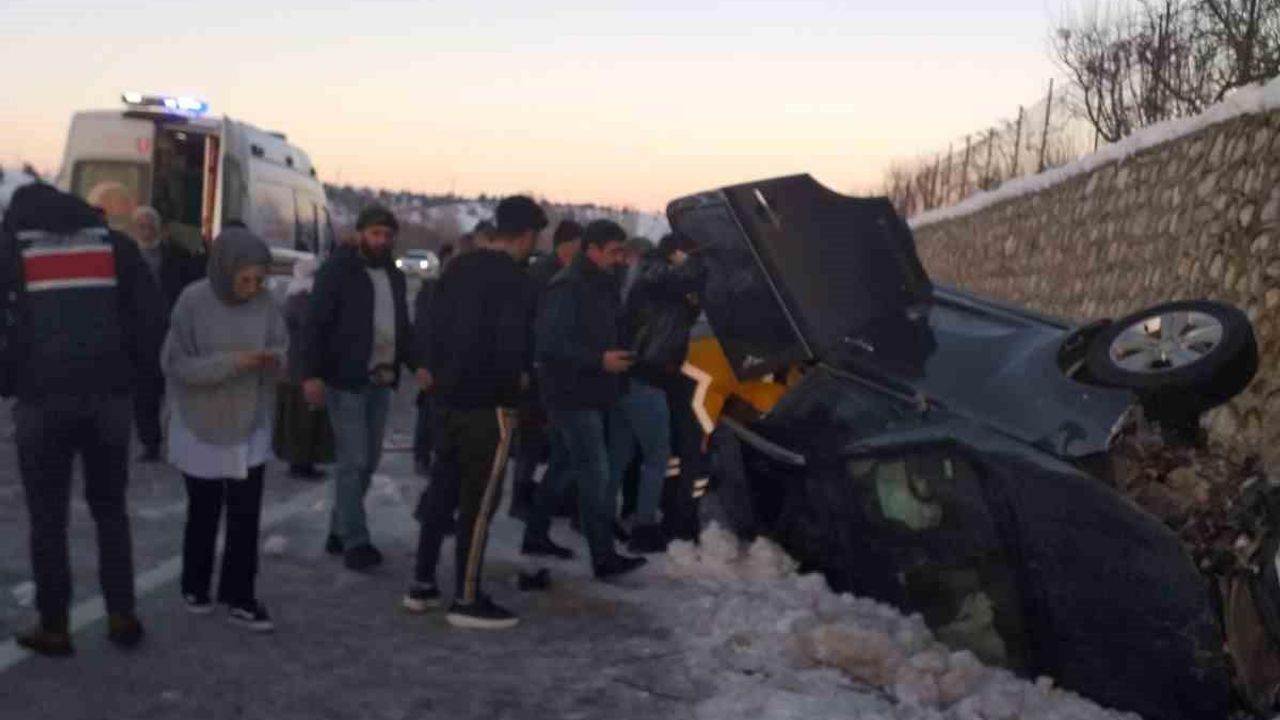 Bingöl’de Otomobil Takla Attı: 5 Yaralı