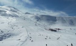 Ara Tatili Fırsat Bilenler Hesarek Kayak Merkezine Akın Etti