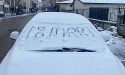 Karlıova’da Vatandaşlar Yeni Güne Karla Uyandı