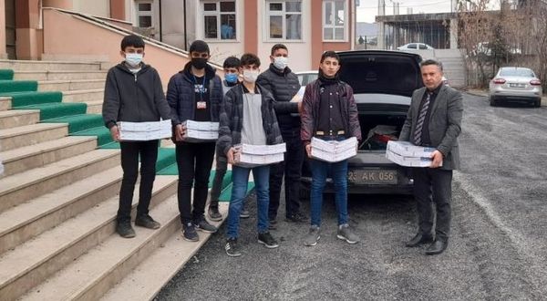 Adaklı ve Kiğı İlçelerine Kaynak Kitap Desteği