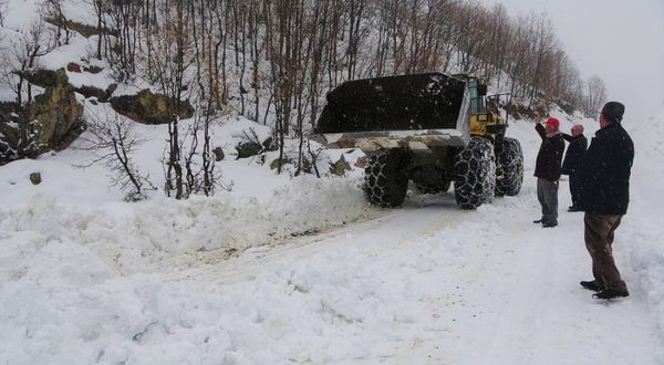 Bin 800 Rakımlı Bölgede Karla Mücadele Sürüyor