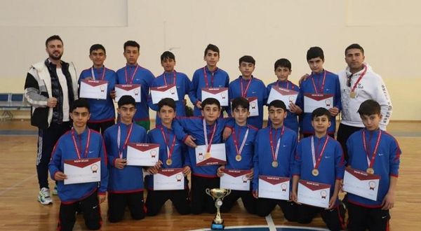 Genç Hentbol Takımı Yarı Finale Yükseldi