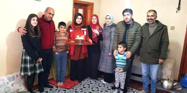 Sosyal Hizmet Merkezinden Sürpriz Doğum Günü Kutlaması