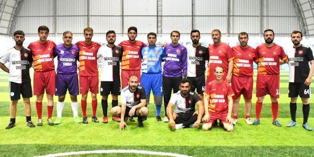 Bingöl’de Sağlıkçılar Futbol Turnuvası İle Moral Buluyor