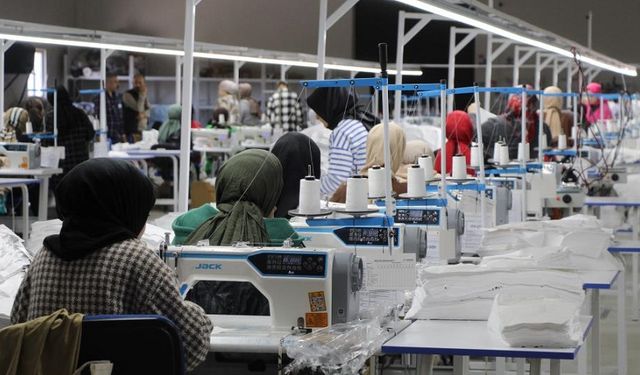 Tekstil Fabrikaları Tamamlandığında Bin 400 Kişi İstihdam Edilecek