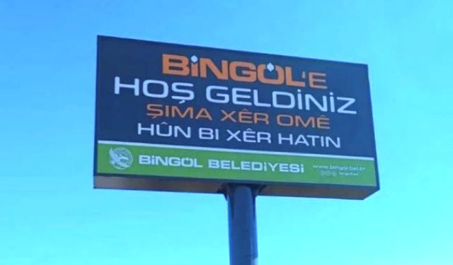 Şehir Girişine Çok Dilli Hoş Geldiniz Tabelası!