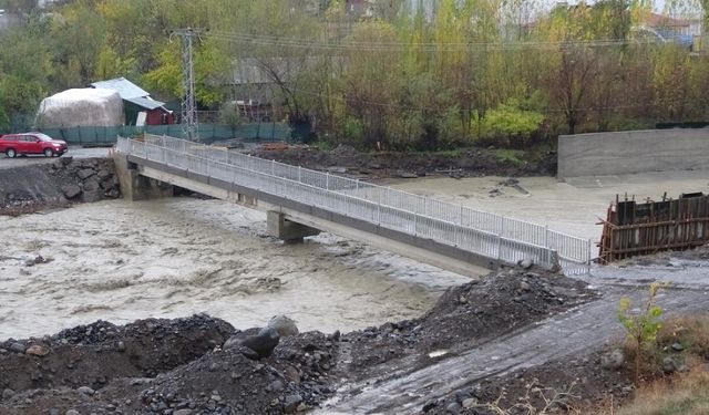 Yaya Köprüsü Geçici Olarak Kapatıldı