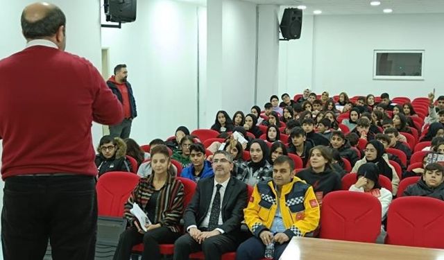 Öğretmen ve Öğrencilere İlk Yardım Semineri