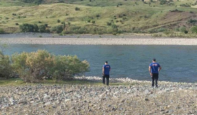 14 yaşındaki çocuk Murat Nehri’nde kayboldu