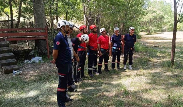 Bingöl’de itfaiye ekiplerine dağcılık eğitimi verilmeye başlandı