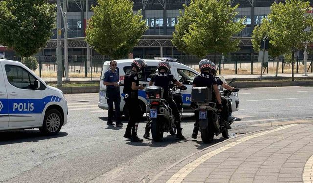 Diyarbakır’da akraba iki grup arasında tekme, yumruk, bıçak ve silahlı kavga: 2 yaralı