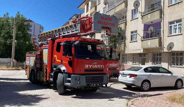 Elazığ’da binanın havalandırma boşluğunda yangın