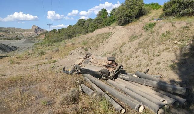 Elazığ’da otomobil şarampole yuvarlandı: 1 ölü, 6 yaralı