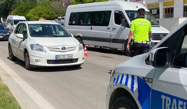 Elazığ’da otomobilin çarptığı yaya yaralandı