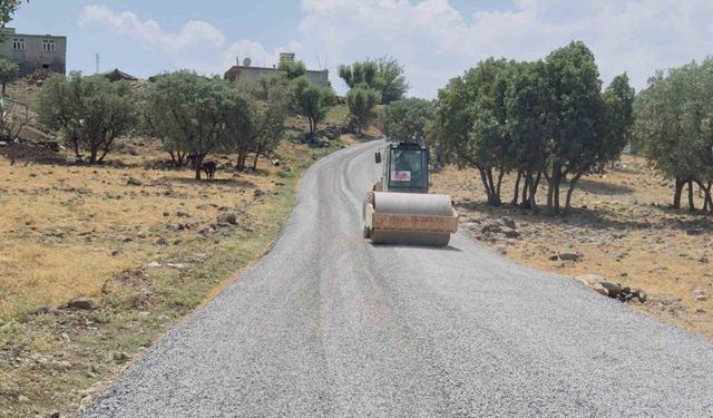 Diyarbakır’da kırsal mahallelerde yol yapım çalışmaları devam ediyor