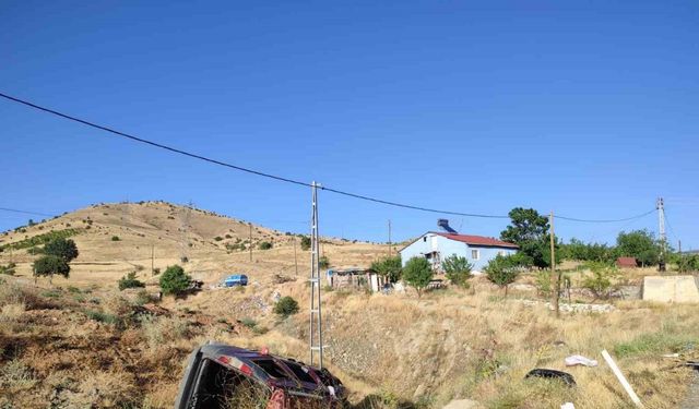 Elazığ’da hafif ticari araç şarampole yuvarlandı: 1 yaralı