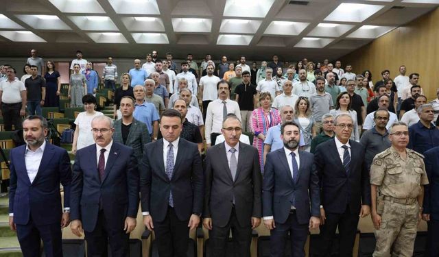 Elazığ’da ’Türk Tarihinde Darbeler ve 15 Temmuz Konferansı’ düzenlendi