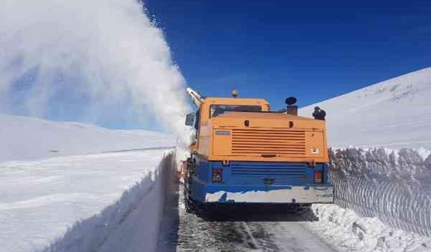 Bingöl'de 159 köy yolu ulaşıma açıldı