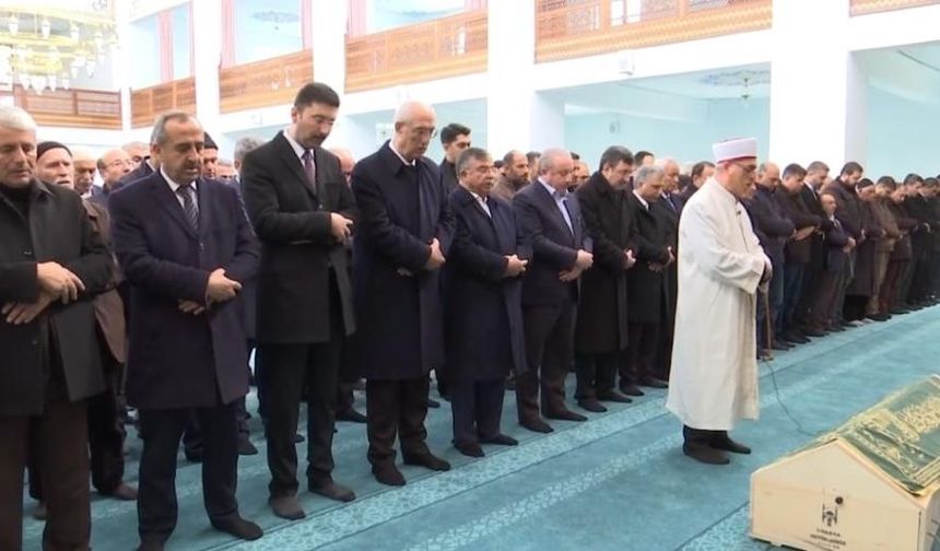 Cenazeye, TBMM Başkanı Mustafa Şentop da Katıldı