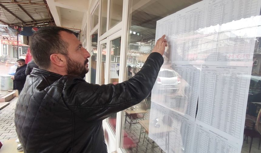 Seçmen Listeleri Askıya Çıkarıldı
