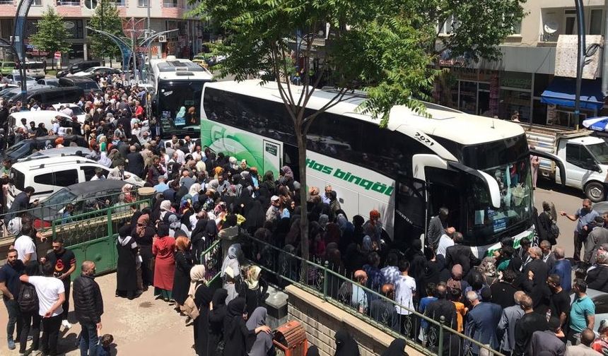 Bingöl'den Kutsal Topraklara Gidecek İlk Hac Kafilesi Uğurlandı