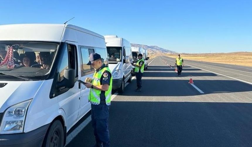 Karlıova’da Okul Servisleri Denetlendi