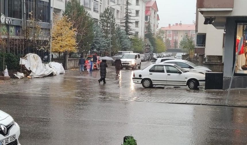 Bingöl’de Sağanak Yağış Etkili Oldu