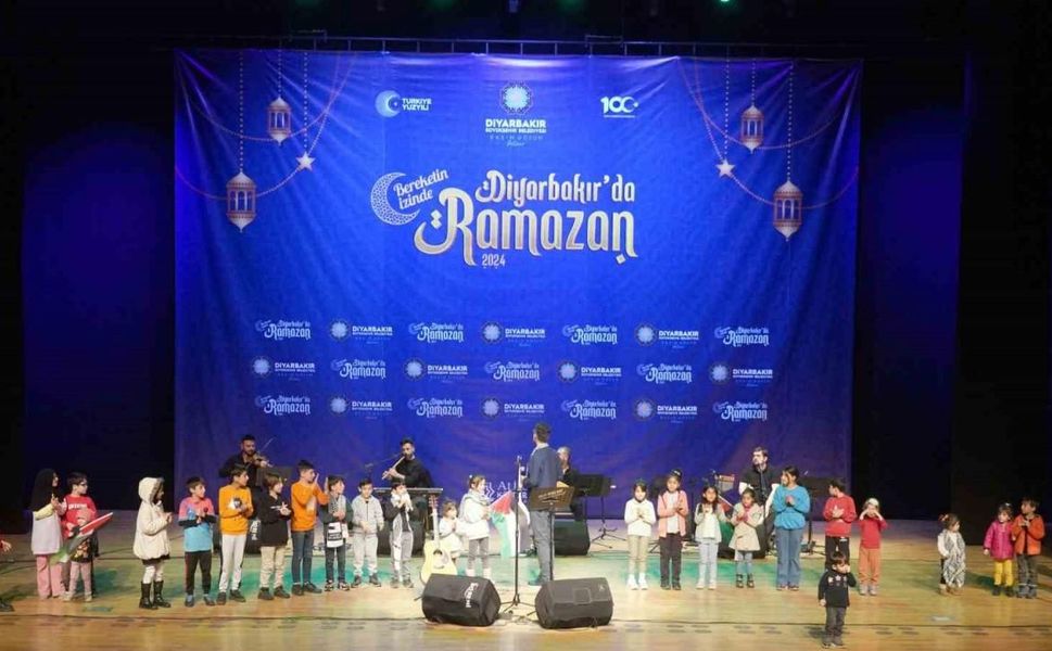 Diyarbakır’da Ramazan’a renk katan söyleşi ve konser etkinliği yapıldı