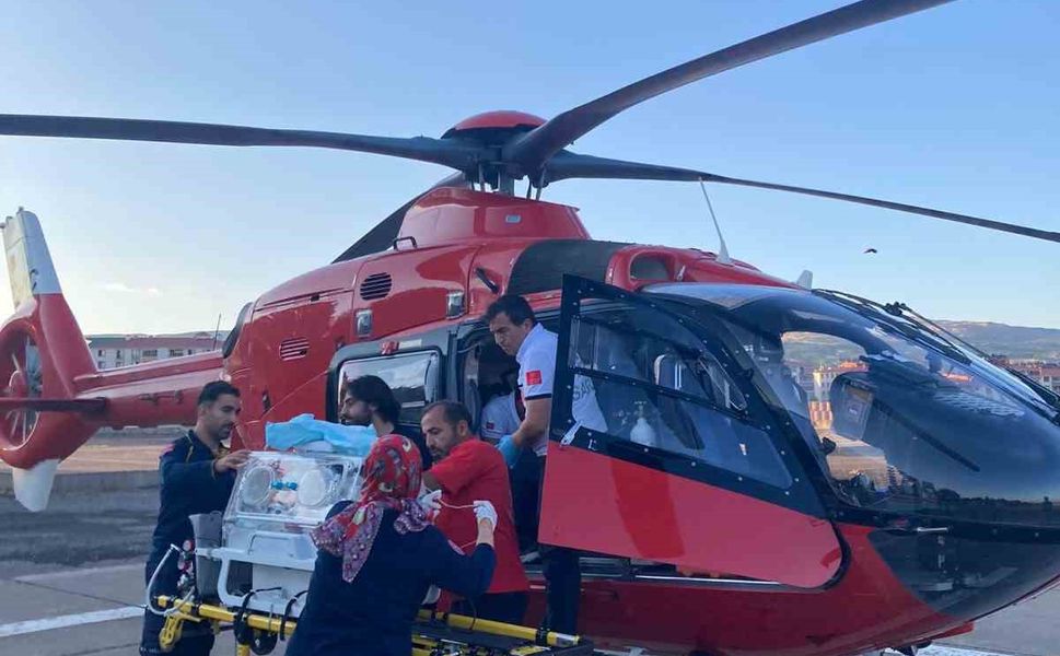 Bingöl’de yenidoğan bebek ambulans helikopterle Elazığ’a sevk edildi